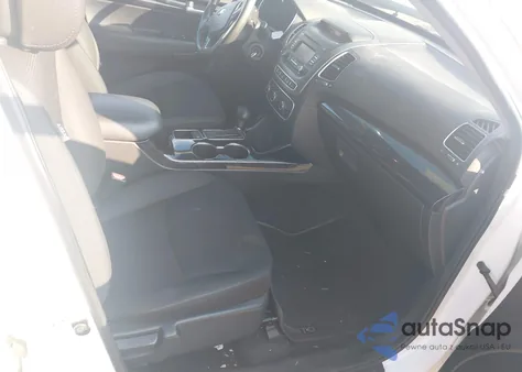 2015 Kia Sorento Lx z USA, uszkodzony, nr VIN 5XYKT3A63FG581565